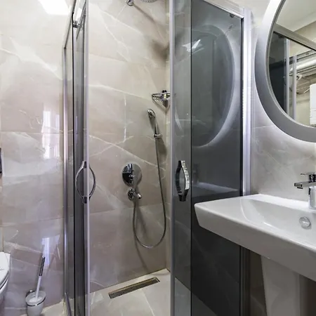 Mantra Pub And Istanbul