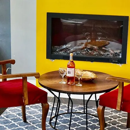 Hotell Mantra Pub And *