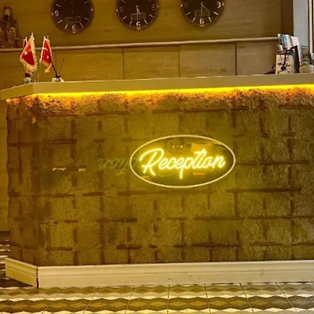 Hotell Mantra Pub And *