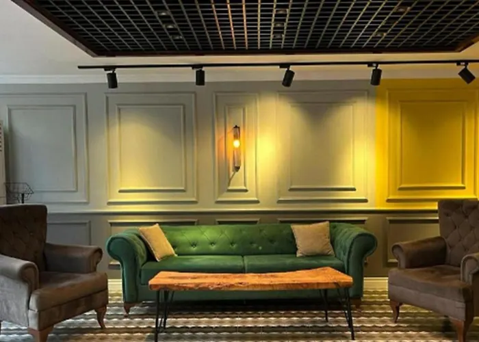 Mantra Pub And Hotel