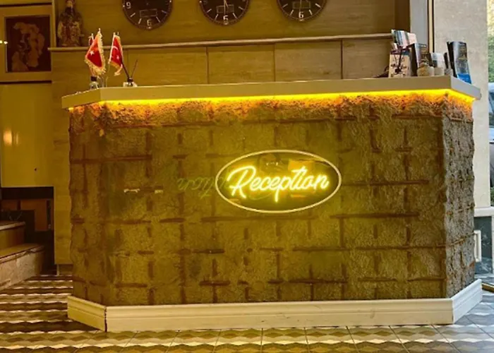 Hotel Mantra Pub And *