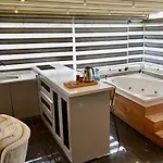 Mantra Pub And Istanbul