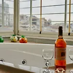 Mantra Pub And Hotel