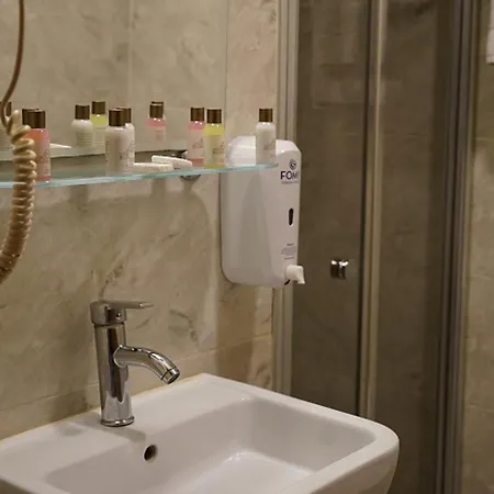 Hotel Mantra Pub And Istambul