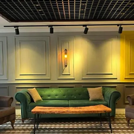 Mantra Pub And Hotel
